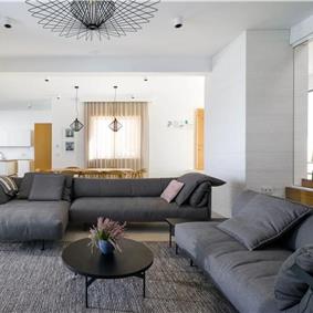 Beachfront Villa with Pool and Sea Views on Ciovo island near Trogir, Sleeps 8